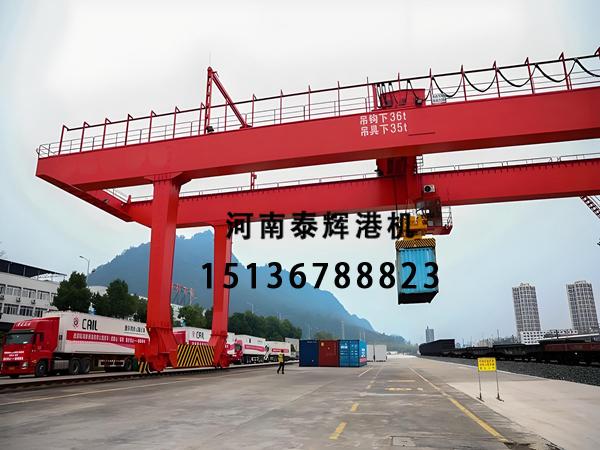 夜间作业集装箱起重机能否保障高效照明条件