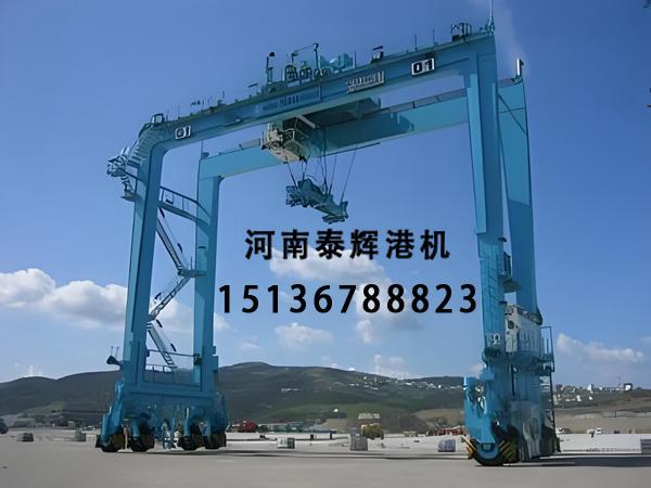 轮胎式集装箱龙门吊相比轨道吊优势在哪